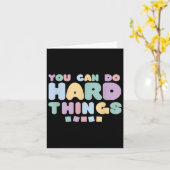 You Can Do Hard Things Insrational Quotes Motivati Kaart (Gele Bloem)