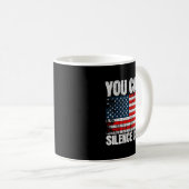 You Can't Silence Us All Usa Flag Conservative Rep Koffiemok (Voorkant rechts)