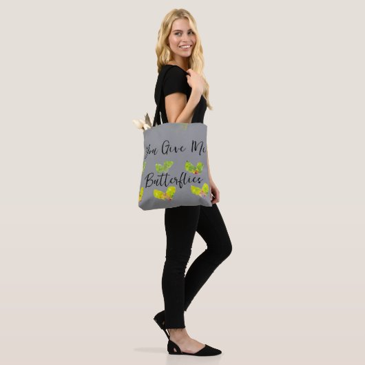 You Give Me Butterflies Tote Bag (Op model)