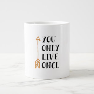 You Only Live Once - YOLO Arrow Design for T-Shirt Grote Koffiekop