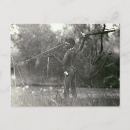 Young Aboriginal huter met speer en woomera Briefkaart