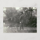 Young Aboriginal huter met speer en woomera Briefkaart (Voorkant)