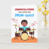 Young Boy Gefeliciteerd Drum recital Schattige Kaart (Gele Bloem)