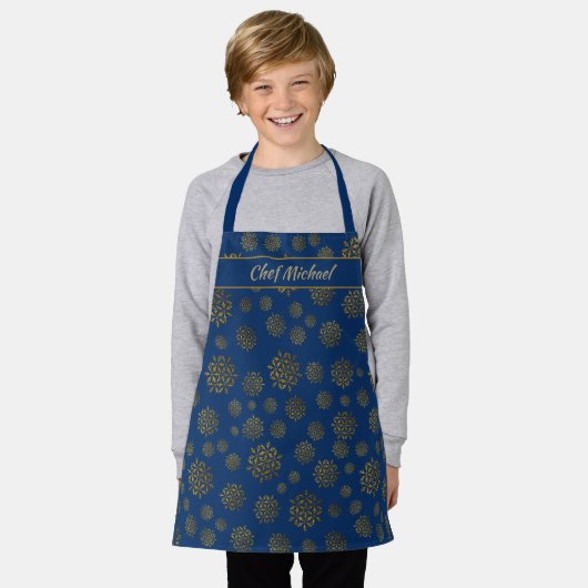 Young Chef's Personalized Snowflakes on Navy Blue Schort (Gedragen)