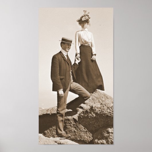 Young Couple Sepia 1915 Poster (Voorkant)