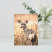 Young Deer in Wildbloemen met Grungy Texture Art Briefkaart (Staand voorkant)