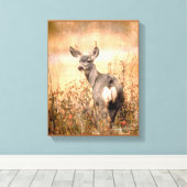 Young Deer in Wildbloemen met Grungy Texture Art Canvas Afdruk (Insitu (Houten vloer))