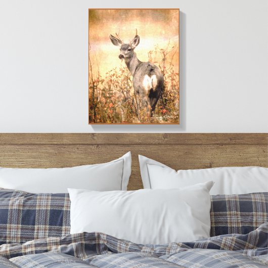 Young Deer in Wildbloemen met Grungy Texture Art Canvas Afdruk (Insitu (Slaapkamer))