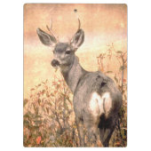 Young Deer in Wildbloemen met Grungy Texture Art Klembord (Achterkant)