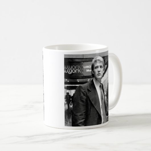Young Donald Trump-mok voor koffie Koffiemok (Voorkant rechts)