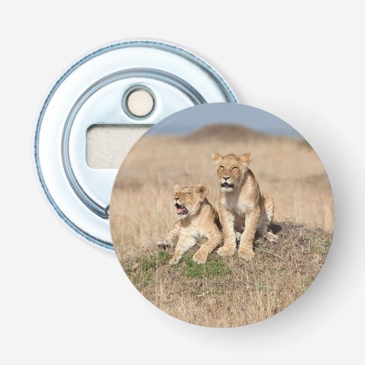 Young Lions Button Flesopener (Voorkant)