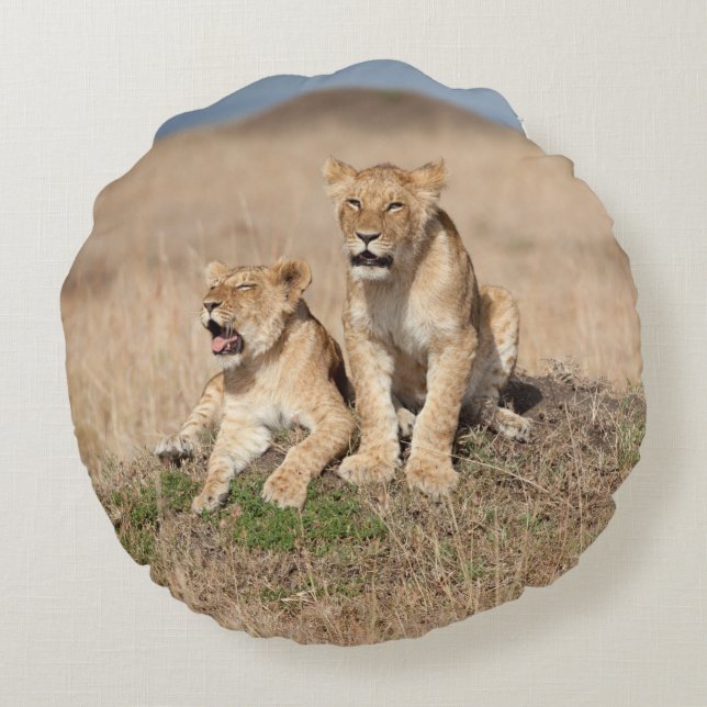 Young Lions Rond Kussen (Achterkant)