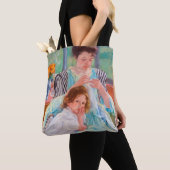 Young Moeder Sewing, Mary Cassatt Tote Bag (Dichtbij)