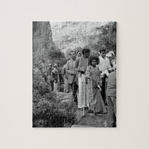 Young Sathya Sai Baba over Puzzle Legpuzzel