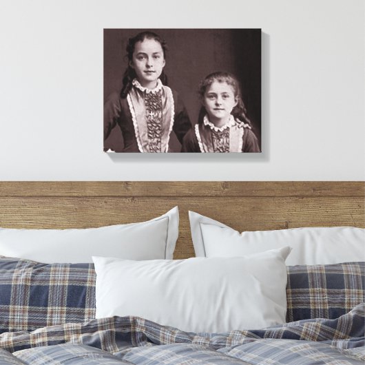 Young St. Therese of Lisieux en zus Celine. Canvas Afdruk (Insitu (Slaapkamer))