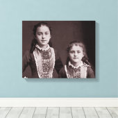 Young St. Therese of Lisieux en zus Celine. Canvas Afdruk (Insitu (Houten vloer))