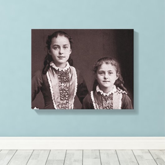 Young St. Therese of Lisieux en zus Celine. Canvas Afdruk (Insitu (Houten vloer))