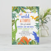 Young Wild and Three Dinosaur Birthday Kaart (Staand voorkant)