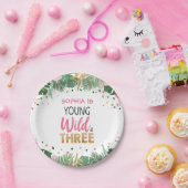 Young Wild and Three Girl Pink Tropical Safari Papieren Bordje (Feest)