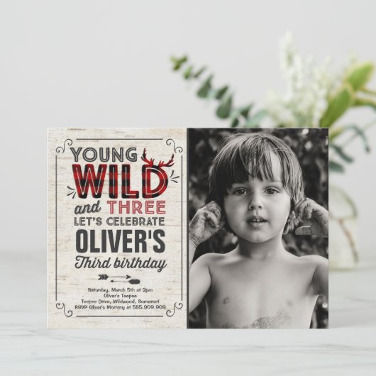 Young Wild and Three Invitation Rustic Lumberjack Kaart (Staand voorkant)