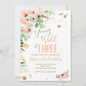 Young Wild en Drie Verjaardag nodigen Bloemen Roze Kaart (Voorkant)