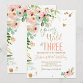 Young Wild en Drie Verjaardag nodigen Bloemen Roze Kaart (Voorkant / Achterkant)