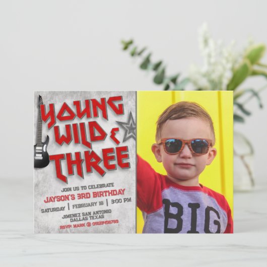 Young Wild en Three Rock Met Foto Uitnodiging (Staand voorkant)