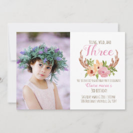 Young Wild en Three Woodland verjaardagsuitnodigin Kaart