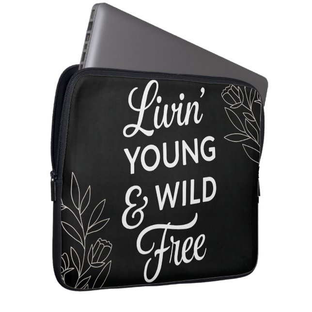 Young, Wild, & Free- Yin Yang Laptop Sleeve (Voorkant Rechts)