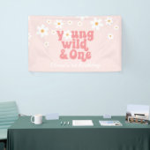 Young Wild One retro Daisy Pink verjaardagbank Spandoek (Beurs)