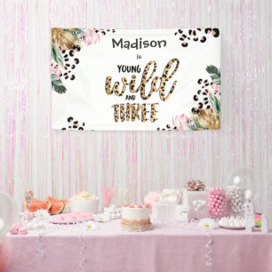 Young Wild & Three Leopard Print Oerwoud Birthday Spandoek