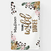 Young Wild & Three Leopard Print Oerwoud Birthday Spandoek (Verticaal)