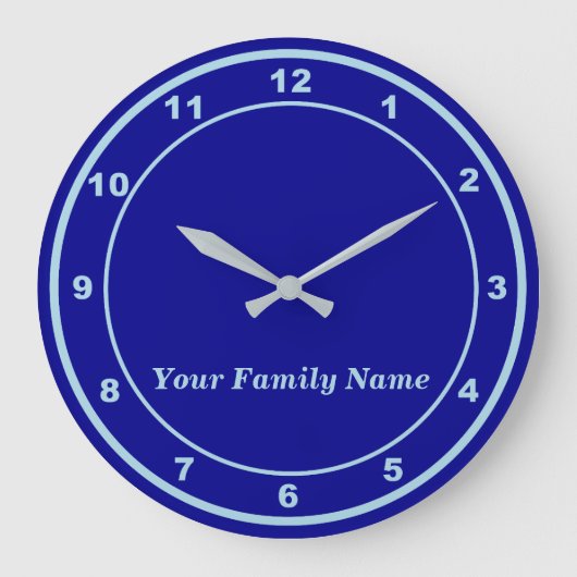 Your Family Name on Blue Round Wall Clock Grote Klok (Voorkant)