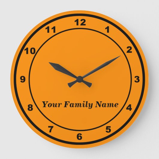 Your Family Name on Orange Round Wall Clock Grote Klok (Voorkant)