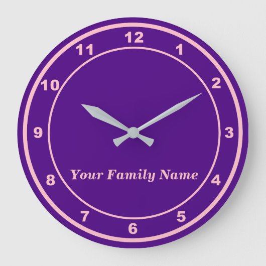 Your Family Name on Purple Round Wall Clock Grote Klok (Voorkant)