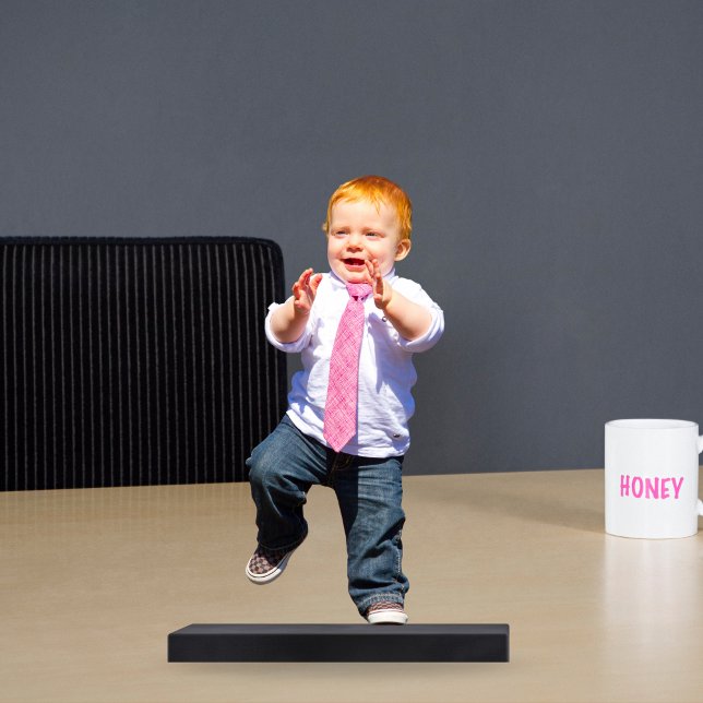 Your Kid Fist Steps photo statuettes Cutout Staand Fotobeeldje (Creator heeft geüpload)