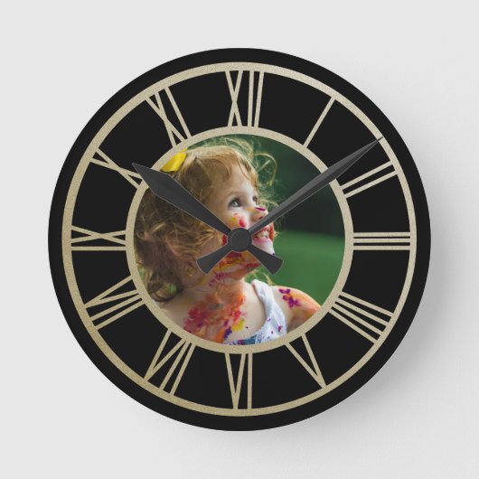 Your Photo Personalized With Roman Numerals Ronde Klok (Voorkant)