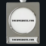 YourWebSite.com Verzilverd Banner Ornament<br><div class="desc">"YourWebSite.com"vervang het .com adres met uw adres van het Web. Voeg een andere slogan of tekst toe.</div>