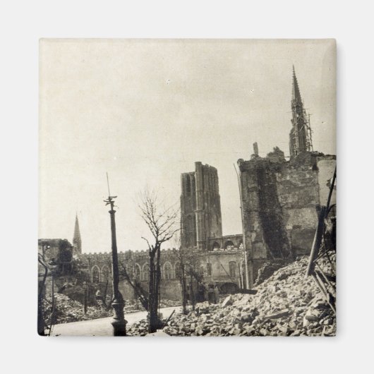 Ypres uit Rue de Ville, juni 1915 Magneet (Voorkant)
