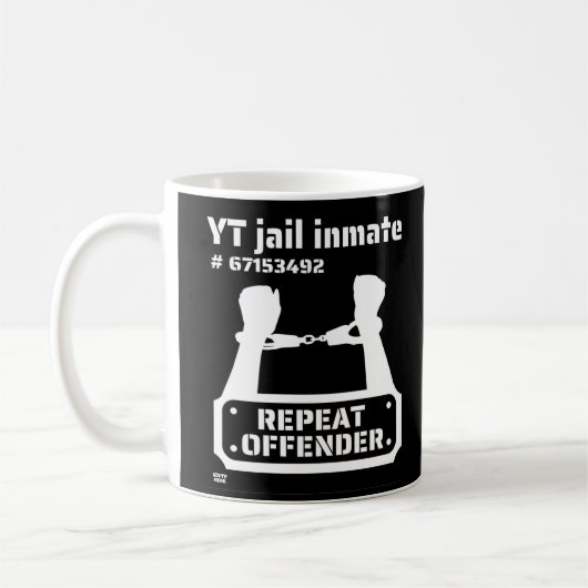 "YT JAIL INMATE" grappige gevangenbewaarneming Koffiemok (Links)
