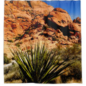 Yucca en Red Rocks Desert Nevada Douchegordijn (Voorkant)