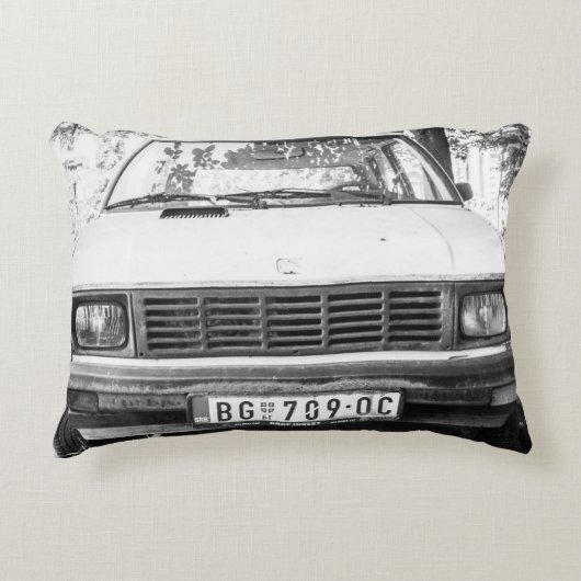Yugo, oude joegoslavische auto accent kussen (Voorkant)