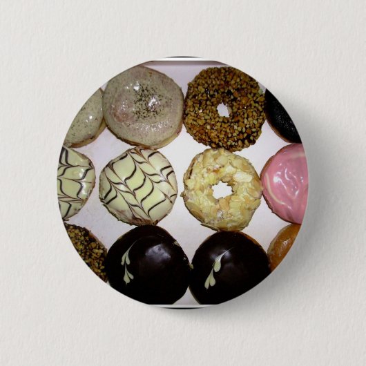 YUMMY DONUTS RONDE BUTTON 5,7 CM (Voorkant)