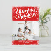 Yummy Feestdagen Red White Lettering Custom Photo Feestdagenkaart (Staand voorkant)