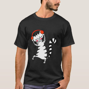 Yuna Cat is blij met haar nieuwe hoofdtelefoon T-shirt