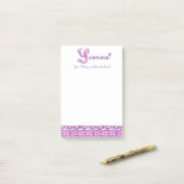 Yvonne letter Y naam betekent roze paarse Post-it® Notes (Op bureau)