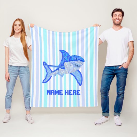 Z Blauw - Witte haaienkleurige strepen van Zee Fleece Deken (In situ)