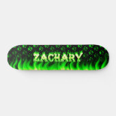 Zachary skateboard groen vuur en vlammenontwerp. (Horizontaal)
