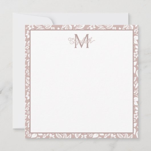 Zacht Beige en Witte Bloemen Monogram Notitiekaartje (Voorkant)