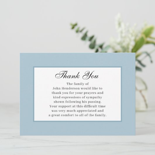 Zacht blauw eenvoudige begrafenis bedankkaart kaart (Staand voorkant)